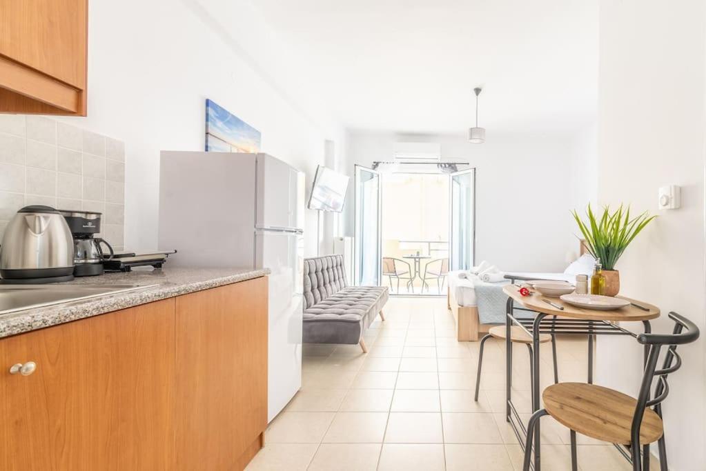Urban Apt Next University 11 イラクリオン エクステリア 写真